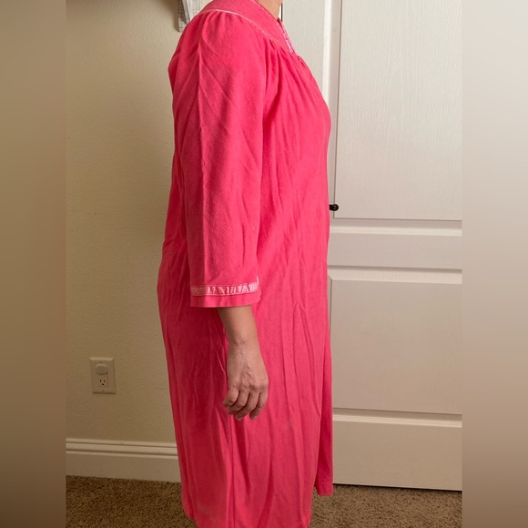 VINTAGE Ashley Ames Pink Robe size Medium - Picture 3 of 16